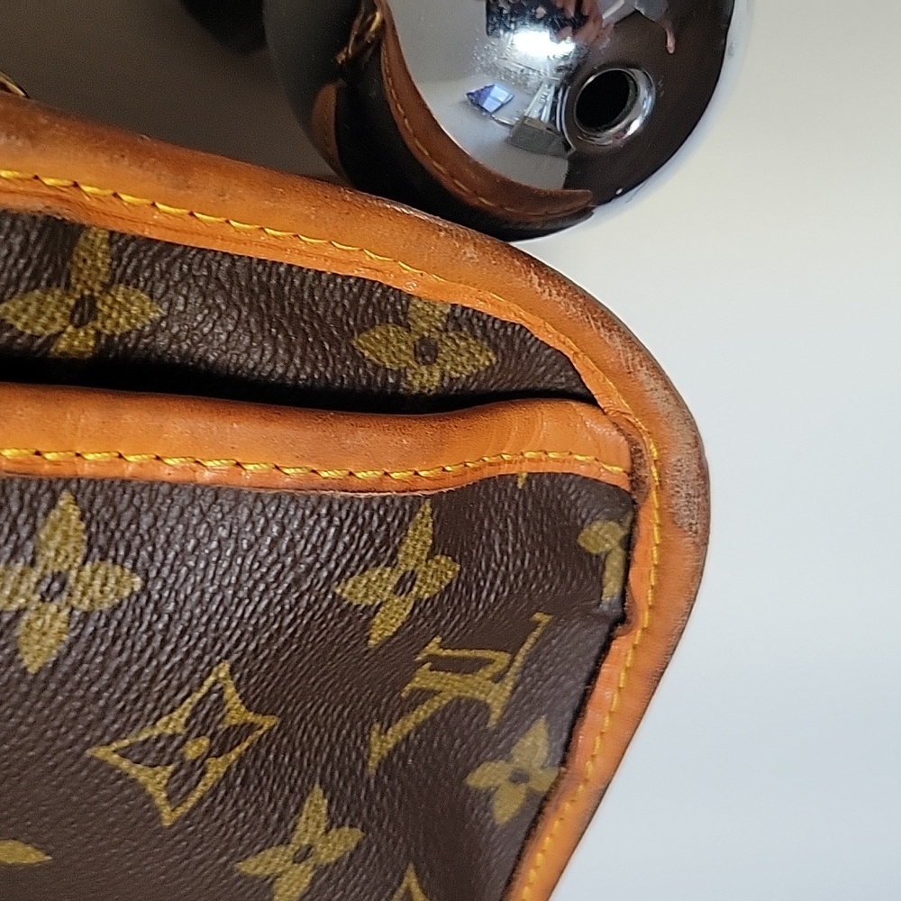 Louis Vuitton Monogram Garment Bag - Picture 4 of 12